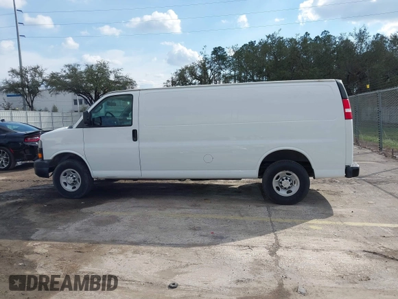 2020 Chevrolet Express Cargo Van with VIN 1GCWGBFP7L1149607, listed as a IAAI auction lot 41519575 with 82,940 mi miles. Bid and sale history available at carsss.com. Image 14.