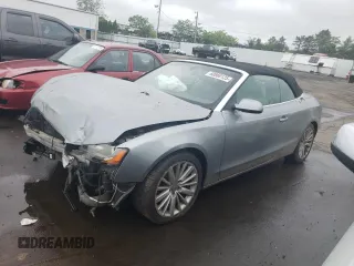 2010 Audi A5 Premium Plus z VIN WAULFAFHXAN021616, wystawiony jako Copart lot #60869125 z przebiegiem Nie podano mil oraz Szkoda całkowita • Salvage title. Historia ofert i sprzedaży dostępna na DreamBid. Obrazek 1.