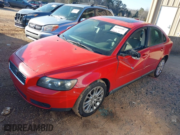 2007 Volvo S40 2.4L with VIN YV1MS382272273341, listed as a IAAI auction lot 41335987 with 205,803 mi miles. Bid and sale history available at carsss.com. Image 2.