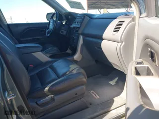 2008 Honda Pilot EX-L with VIN 5FNYF28548B018107, listed as a IAAI auction lot 41352252 with 267,224 mi miles. Bid and sale history available at carsss.com. Image 5.