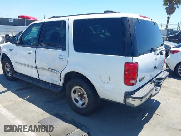 2002 Ford Expedition XLT с VIN 1FMRU15WX2LA92603, выставлен на аукционе IAAI как лот 42223401 с пробегом Не указан миль и . История ставок и продаж доступна на DreamBid. Изображение 3.