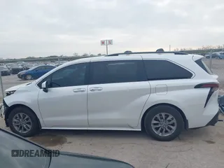 2025 Toyota Sienna XLE with VIN 5TDYRKECXSS230300, listed as a IAAI auction lot 41898171 with 4,008 mi miles. Bid and sale history available at carsss.com. Image 15.