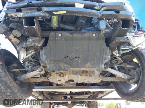 2015 Chevrolet Suburban LT z VIN 1GNSCJKC1FR608117, wystawiony jako IAAI lot #41641560 z przebiegiem 163 770 mil mil oraz . Historia ofert i sprzedaży dostępna na DreamBid. Obrazek 19.