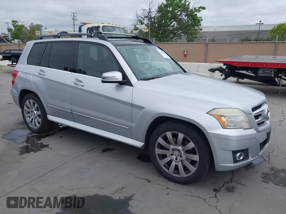 2010 Mercedes-Benz GLK GLK 350 with VIN WDCGG8HB1AF486972, listed as a IAAI auction lot 42109132 with 177,747 mi miles. Bid and sale history available at carsss.com. Image 1.