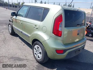 2013 Kia Soul with VIN KNDJT2A51D7541976, listed as a IAAI auction lot 41891679 with 83,155 mi miles. Bid and sale history available at carsss.com. Image 3.