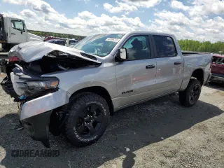 2025 Ram 1500 Warlock z VIN 1C6SRFGP0SN669726, wystawiony jako Copart lot #52886315 z przebiegiem 1 204 mil mil oraz Szkoda całkowita • Salvage title. Historia ofert i sprzedaży dostępna na DreamBid. Obrazek 1.