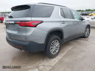 2023 Chevrolet Traverse LT Cloth with VIN 1GNEVGKW5PJ243297, listed as a IAAI auction lot 41960794 with 27,700 mi miles. Bid and sale history available at carsss.com. Image 4.
