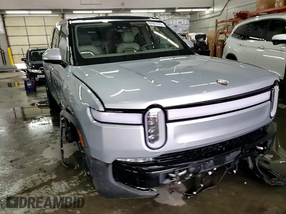 2024 Rivian R1S Adventure with VIN 7PDSGBBA5RN032652, listed as a Copart auction lot 87921275 with 8,431 mi miles and Salvage Title. Bid and sale history available at carsss.com. Image 14.