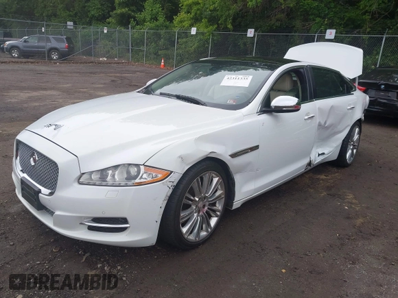 2015 Jaguar XJ Portfolio с VIN SAJWJ2GD2F8V90256, выставлен на аукционе IAAI как лот 42311335 с пробегом 123 299 миль миль и . История ставок и продаж доступна на DreamBid. Изображение 16.