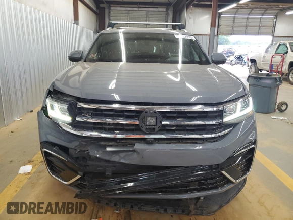 2021 Volkswagen Atlas SEL Premium R-Line with VIN 1V2FE2CA2MC238981, listed as a Copart auction lot 62637875 with 43,064 mi miles and Salvage title. Bid and sale history available at DreamBid. Image 5.