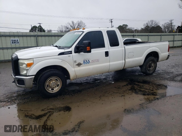 2013 Ford F-250 XLT with VIN 1FT7X2ATXDEA89535, listed as a Copart auction lot 45032825 with 304,653 mi miles and Clean title. Bid and sale history available at DreamBid. Image 1.