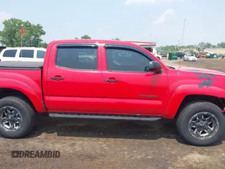 2006 Toyota Tacoma PreRunner z VIN 5TEJU62N66Z290418, wystawiony jako IAAI lot #42423060 z przebiegiem 185 797 mil mil oraz . Historia ofert i sprzedaży dostępna na DreamBid. Obrazek 13.
