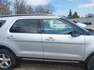 2017 Ford Explorer XLT with VIN 1FM5K8D88HGA32272, listed as a IAAI auction lot 41897475 with 166,846 mi miles. Bid and sale history available at carsss.com. Image 13.
