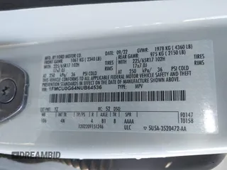 2022 Ford Escape SE z VIN 1FMCU0G64NUB64536, wystawiony jako IAAI lot #41834238 z przebiegiem 31 686 mil mil oraz . Historia ofert i sprzedaży dostępna na DreamBid. Obrazek 9.