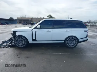 2022 Land Rover Range Rover Westminster z VIN SALGS2RU0NA464488, wystawiony jako IAAI lot #41808857 z przebiegiem 46 031 mil mil oraz . Historia ofert i sprzedaży dostępna na DreamBid. Obrazek 15.
