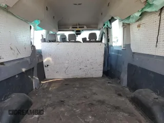 2017 Ford Transit XL z VIN 1FBZX2CM4HKA55164, wystawiony jako Copart lot #49674065 z przebiegiem 139 091 mil mil oraz Szkoda całkowita • Salvage title. Historia ofert i sprzedaży dostępna na DreamBid. Obrazek 11.