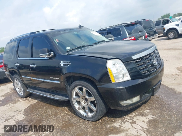 2010 Cadillac Escalade Luxury z VIN 1GYUCBEF1AR253353, wystawiony jako IAAI lot #42121803 z przebiegiem 210 321 mil mil oraz . Historia ofert i sprzedaży dostępna na DreamBid. Obrazek 1.