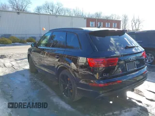 2019 Audi Q7 Prestige with VIN WA1VAAF70KD049749, listed as a IAAI auction lot 41553368 with 88,621 mi miles. Bid and sale history available at carsss.com. Image 3.