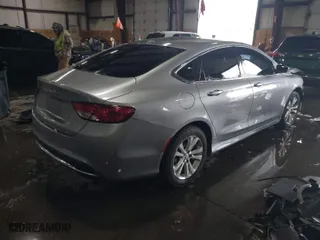 2015 Chrysler 200 Limited with VIN 1C3CCCAB3FN587493, listed as a IAAI auction lot 41630990 with 175,158 mi miles. Bid and sale history available at carsss.com. Image 4.