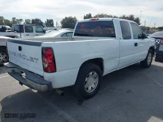 2005 Chevrolet Silverado 1500 Work Truck with VIN 1GCEC19XX5Z135587, listed as a IAAI auction lot 41645859 with 253,368 mi miles. Bid and sale history available at carsss.com. Image 4.