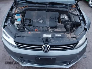 2013 Volkswagen Jetta SE with VIN 3VWDP7AJ8DM405519, listed as a IAAI auction lot 41177485 with 199,574 mi miles and . Bid and sale history available at DreamBid. Image 10.