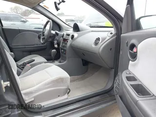2006 Saturn ION z VIN 1G8AL58BX6Z128002, wystawiony jako IAAI lot #41844278 z przebiegiem 120 055 mil mil oraz . Historia ofert i sprzedaży dostępna na DreamBid. Obrazek 5.