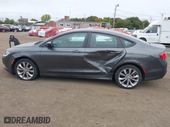 2015 Chrysler 200 S with VIN 1C3CCCBG6FN517903, listed as a IAAI auction lot 40412213 with 84,118 mi miles. Bid and sale history available at carsss.com. Image 14.
