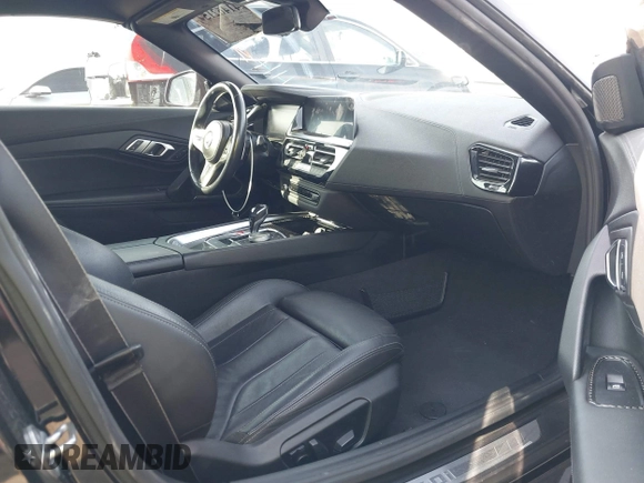 2022 BMW Z4 sDriveM40i with VIN WBAHF9C08NWX38258, listed as a IAAI auction lot 41462157 with 43,534 mi miles and . Bid and sale history available at DreamBid. Image 5.