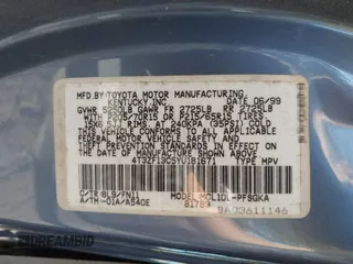2000 Toyota Sienna LE with VIN 4T3ZF13C5YU181671, listed as a IAAI auction lot 41733892 with 212,013 mi miles. Bid and sale history available at carsss.com. Image 9.