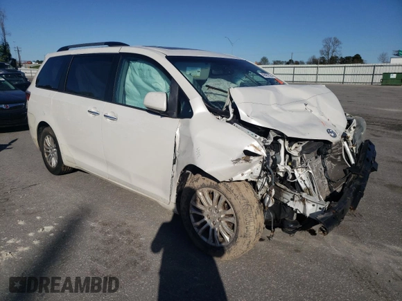 2017 Toyota Sienna XLE Auto Access Seat with VIN 5TDYZ3DC2HS790411, listed as a Copart auction lot 49497325 with 0 mi miles and Salvage Title. Bid and sale history available at carsss.com. Image 4.