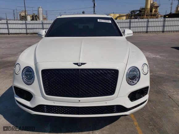 2018 Bentley Bentayga W12 Signature with VIN SJAAC2ZV1JC017896, listed as a Copart auction lot 64773224 with 19826 miles and Salvage Title. Bid and sale history available at carsss.com. Image 5.