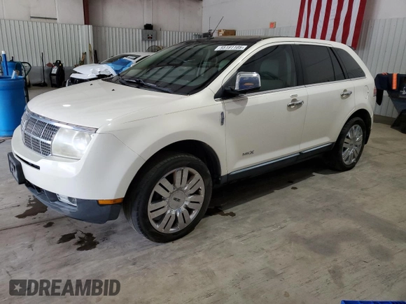 2008 Lincoln MKX z VIN 2LMDU88C68BJ18924, wystawiony jako Copart lot #55181105 z przebiegiem 118 699 mil mil oraz Czysty tytuł • Clean title. Historia ofert i sprzedaży dostępna na DreamBid. Obrazek 1.