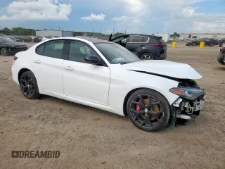 2019 Alfa Romeo Giulia with VIN ZARFAMAN6K7619968, listed as a Copart auction lot 61815425 with 30,055 mi miles and Salvage title. Bid and sale history available at DreamBid. Image 4.