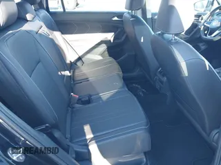 2022 Volkswagen Tiguan SE z VIN 3VV2B7AX4NM036657, wystawiony jako IAAI lot #41591503 z przebiegiem 45 416 mil mil oraz . Historia ofert i sprzedaży dostępna na DreamBid. Obrazek 8.