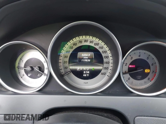 2013 Mercedes-Benz C 250 Sport z VIN WDDGF4HBXDA755303, wystawiony jako IAAI lot #41898828 z przebiegiem 119 836 mil mil oraz . Historia ofert i sprzedaży dostępna na DreamBid. Obrazek 7.