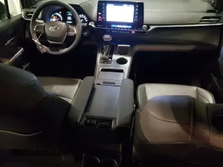 2023 Toyota Sienna XSE with VIN 5TDDSKFC6PS098273, listed as a Copart auction lot 52543255 with 27,091 mi miles and Salvage title. Bid and sale history available at DreamBid. Image 8.