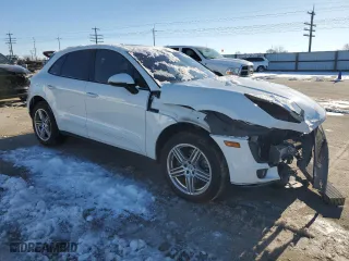 2018 Porsche Macan with VIN WP1AA2A52JLB02714, listed as a Copart auction lot 44530285 with 35,790 mi miles and Salvage Title. Bid and sale history available at carsss.com. Image 4.