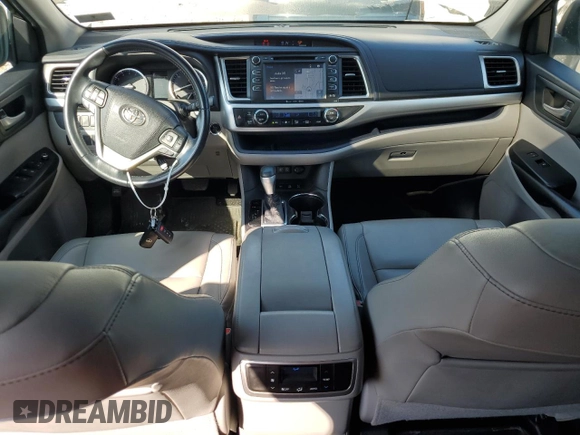 2018 Toyota Highlander SE with VIN 5TDJZRFH5JS536369, listed as a Copart auction lot 61564955 with 130,185 mi miles and Salvage title. Bid and sale history available at DreamBid. Image 8.