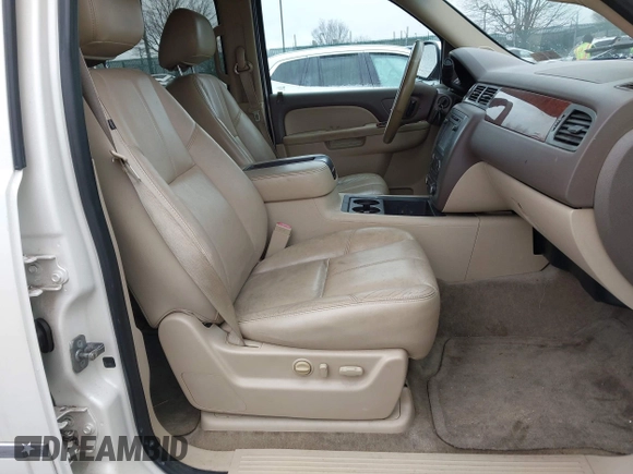 2012 GMC Yukon XL SLT with VIN 1GKS2KE77CR205341, listed as a IAAI auction lot 41565367 with 165,500 mi miles. Bid and sale history available at carsss.com. Image 5.