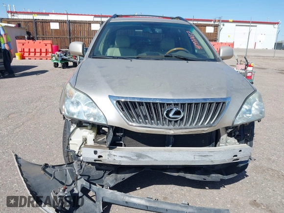 2008 Lexus RX with VIN 2T2HK31U38C057662, listed as a IAAI auction lot 41977657 with 178,847 mi miles. Bid and sale history available at carsss.com. Image 13.