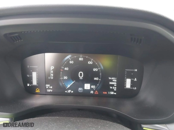 2018 Volvo XC60 Momentum with VIN YV4102RK4J1095627, listed as a IAAI auction lot 41778039 with 36,889 mi miles. Bid and sale history available at carsss.com. Image 7.