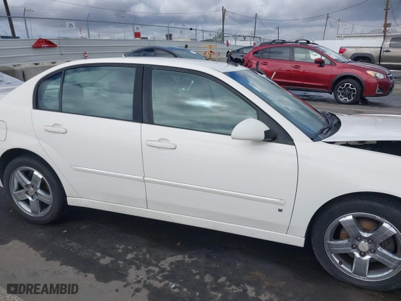 2007 Chevrolet Malibu LTZ with VIN 1G1ZU57N77F175100, listed as a IAAI auction lot 41528438 with 209,215 mi miles. Bid and sale history available at carsss.com. Image 14.