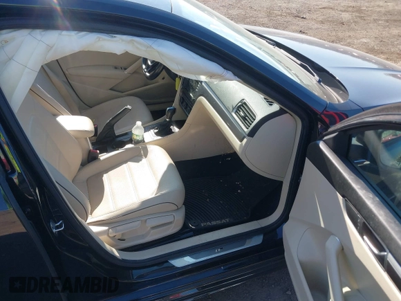 2018 Volkswagen Passat 2.0T S with VIN 1VWAA7A32JC014403, listed as a IAAI auction lot 41629549 with 66,245 mi miles. Bid and sale history available at carsss.com. Image 5.
