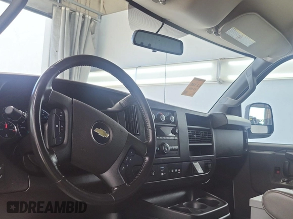 2022 Chevrolet Express Cargo with VIN 1GCWGAFP2N1261356, listed as a IAAI auction lot 42670346 with 63,269 mi miles and . Bid and sale history available at DreamBid. Image 51.
