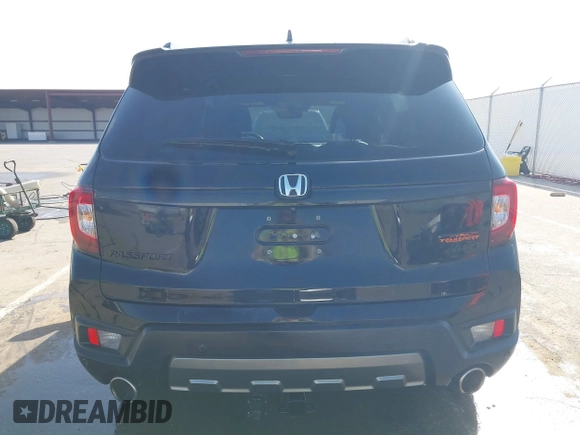 2022 Honda Passport TrailSport z VIN 5FNYF8H63NB015562, wystawiony jako IAAI lot #41914797 z przebiegiem 58 084 mil mil oraz . Historia ofert i sprzedaży dostępna na DreamBid. Obrazek 17.