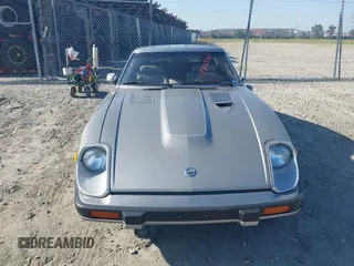 1983 Datsun 280ZX z VIN JN1HZ04S3DX562060, wystawiony jako IAAI lot #42063701 z przebiegiem 35 754 mil mil oraz . Historia ofert i sprzedaży dostępna na DreamBid. Obrazek 12.
