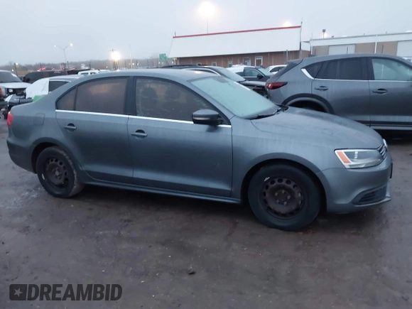 2013 Volkswagen Jetta SE with VIN 3VWDP7AJ8DM405519, listed as a IAAI auction lot 41177485 with 199,574 mi miles and . Bid and sale history available at DreamBid. Image 13.