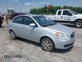 2010 Hyundai Accent GLS z VIN KMHCN4AC8AU460043, wystawiony jako IAAI lot #42353548 z przebiegiem 139 280 mil mil oraz . Historia ofert i sprzedaży dostępna na DreamBid. Obrazek 1.