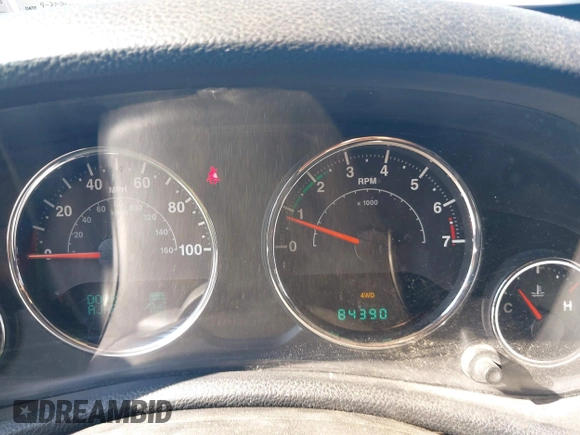 2013 Jeep Wrangler Unlimited Sport z VIN 1C4HJWDG9DL510121, wystawiony jako IAAI lot #42389944 z przebiegiem 84 390 mil mil oraz . Historia ofert i sprzedaży dostępna na DreamBid. Obrazek 7.