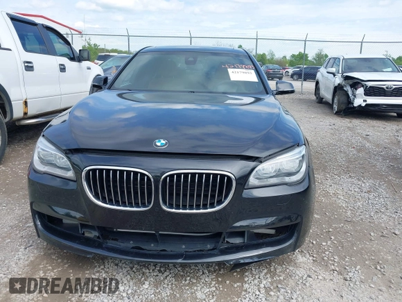 2013 BMW 7 Series 750Li z VIN WBAYE8C59DD133605, wystawiony jako IAAI lot #42179893 z przebiegiem 73 065 mil mil oraz . Historia ofert i sprzedaży dostępna na DreamBid. Obrazek 12.